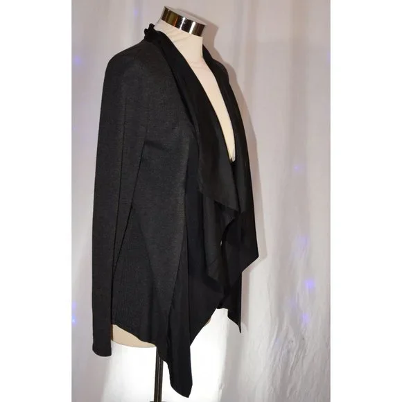 Trina Turk Waterfall Jacket size M - Picture 2 of 9